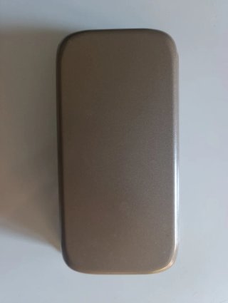 Molde metálico rectangular dorado