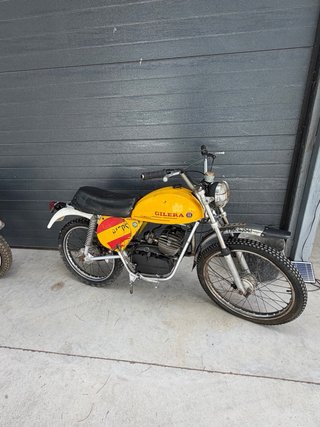 Moto Gilera Enduro 50 Roja y Amarilla