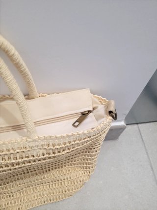 Bolso de paja grande con asa y correa