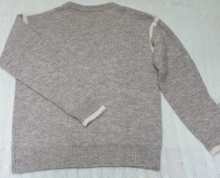 Jersey Shein beige y blanco