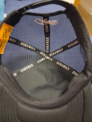 Gorra Corteiz Negra Estrellas