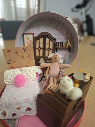 Maletín Maileg con dormitorio