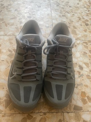 Zapatillas Nike Training Grises