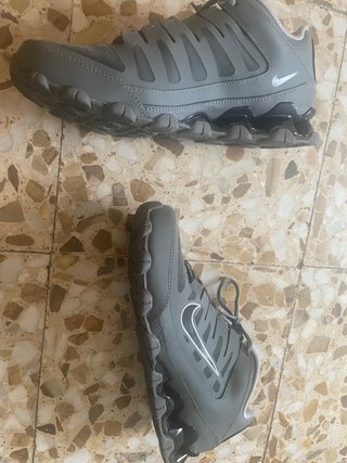 Zapatillas Nike Training Grises