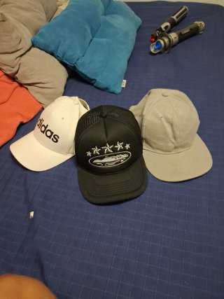 Lote 3 Gorras: Adidas, Corteiz, Gris