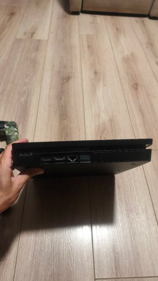 PS4 Slim 1TB + 2 Mandos Versión 13.52 (última)