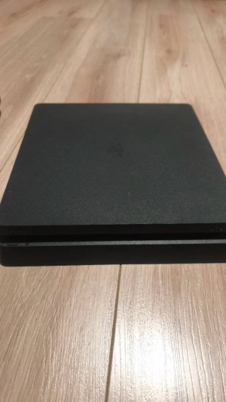 PS4 Slim 1TB + 2 Mandos Versión 13.52 (última)