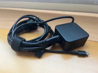 Chromebook ASUS CR1104FG + Cargador + Funda