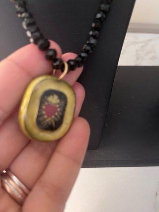 Collana con ciondolo cuore sacro