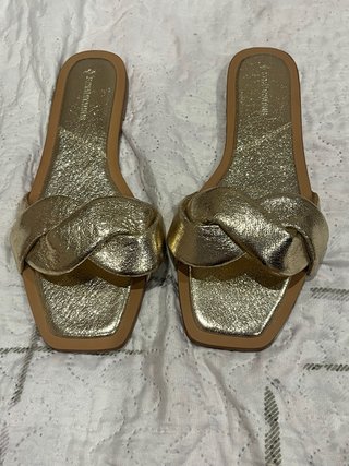 Sandalias Stradivarius doradas