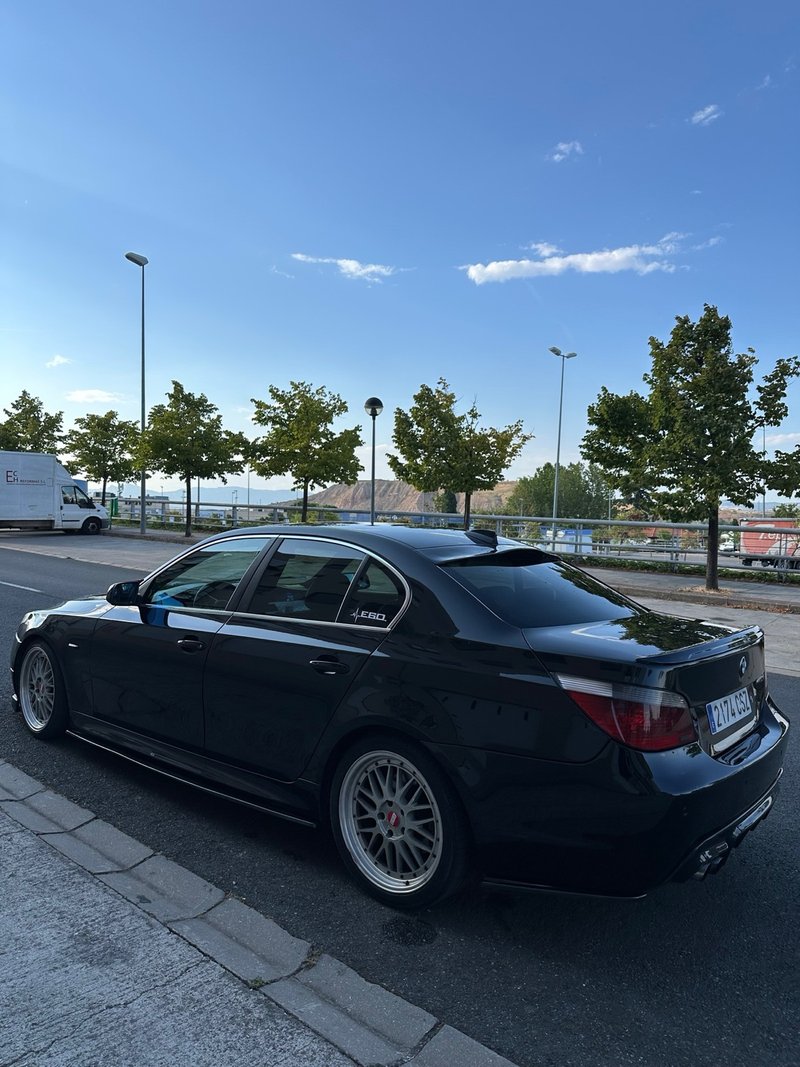 BMW Serie 5 2004 - foto 1