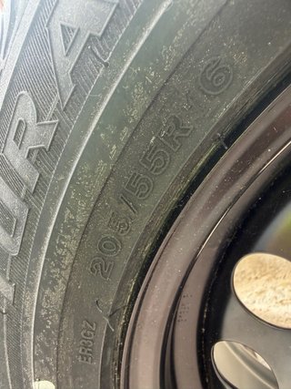 Rueda Bridgestone de repuesto con llanta