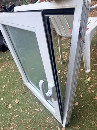 Ventana Oscilobatiente 80x64x5cm