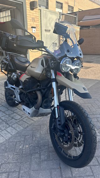 Moto Guzzi V85TT Travel Beige/Oro