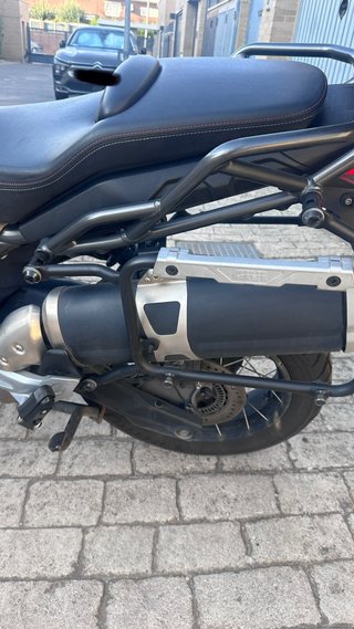 Moto Guzzi V85TT Travel Beige/Oro
