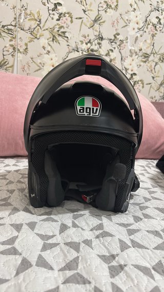 Casco AGV Negro 2 meses de uso