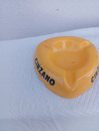 Cenicero Cinzano Amarillo