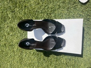 Tacones Lujans Negros Talla 39