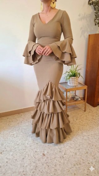 Traje de Flamenca Beige TODAS LAS TALLAS