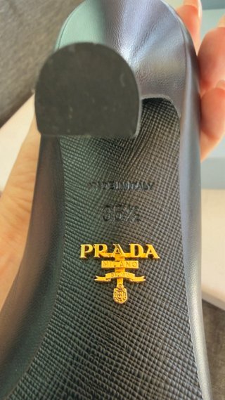 Prada original con etiquette