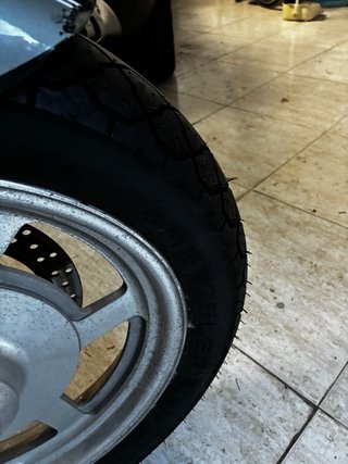 Hyosung Aquila 125 Negra/Plateada