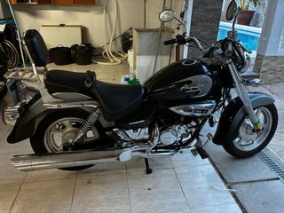 Hyosung Aquila 125 Negra/Plateada