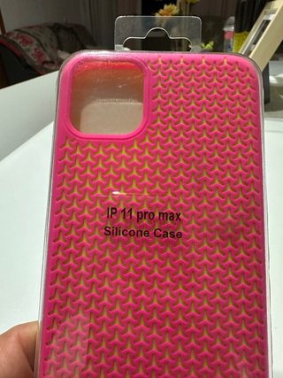 Custodia in silicone per iPhone 11 Pro Max rosa
