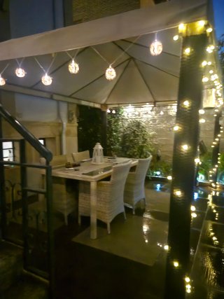 Pérgola metálica y de plástico