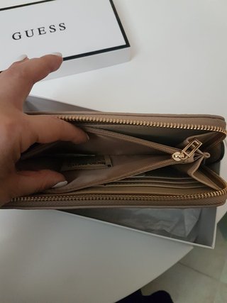 Cartera GUESS Diana Medium Zip Around Nueva