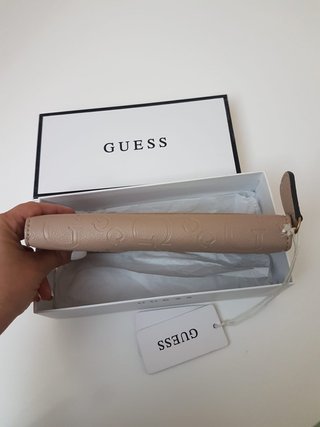 Cartera GUESS Diana Medium Zip Around Nueva