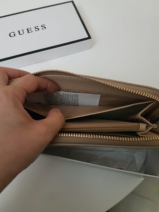 Cartera GUESS Diana Medium Zip Around Nueva