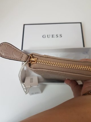Cartera GUESS Diana Medium Zip Around Nueva