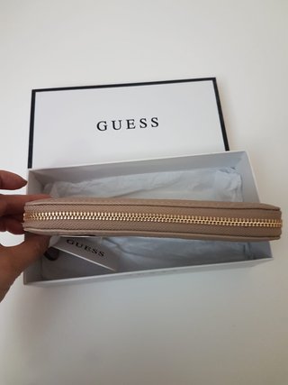 Cartera GUESS Diana Medium Zip Around Nueva