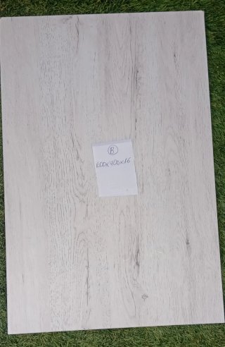 Scaffali in legno color granito chiaro