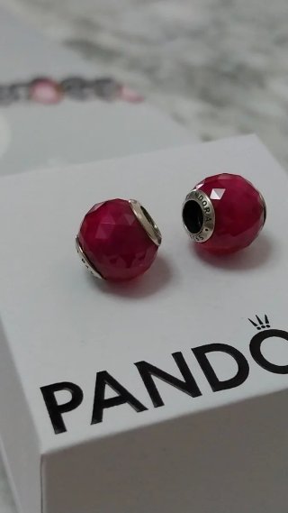 2 Charms Pandora Facetados Rojo Rubí sintético