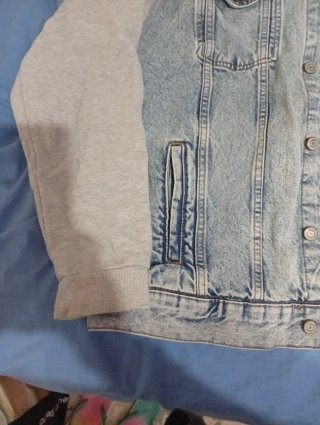 Cazadora vaquera Primark con capucha