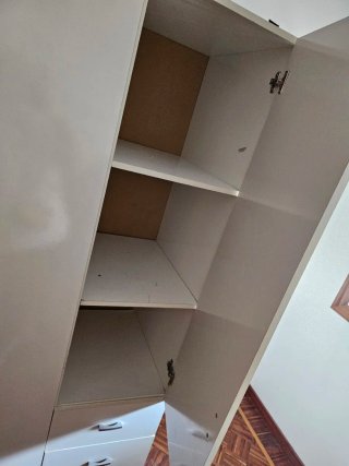 URGE Armario blanco de madera