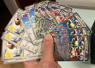 POKEMON TCG CAJA DE CARTAS JCC JUEGO DE MESA