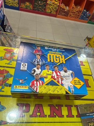 Caja Megacracks LaLiga Santander 22-23 Panini