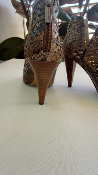 Vince Camuto