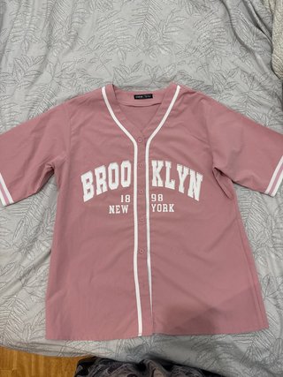 Camisa estilo béisbol SHEIN rosa