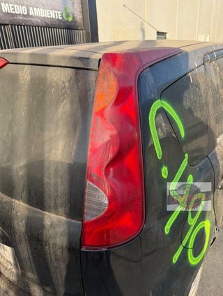 PILOTO TRASERO DERECHO Nissan Note (E11E)(01.2006->)