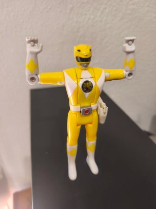 Power Ranger Amarillo SERIE 2 Auto-Morphin AISHA