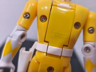 Power Ranger Amarillo SERIE 2 Auto-Morphin AISHA