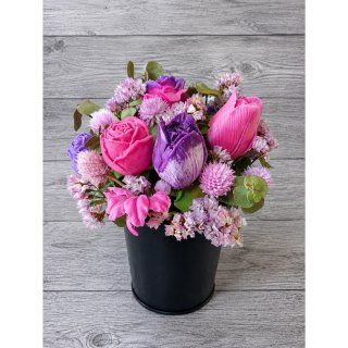 Arreglo floral de cera de vela