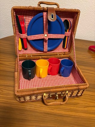 Cesta de mimbre para picnic