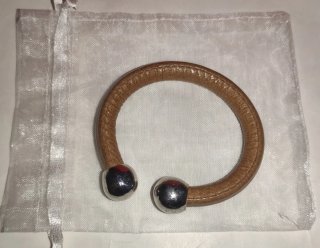 Pulsera de piel y acero