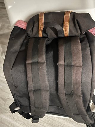 Mochila Herschel Negra con Detalles Marrones