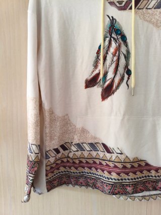 Sudadera Boho Étnica Plumas Talla S