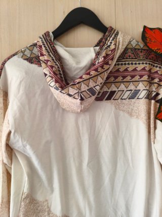 Sudadera Boho Étnica Plumas Talla S